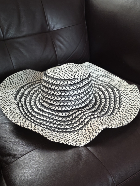 Calvin Klein Accessories - Calvin Klein Black and White Woven packable  Hat